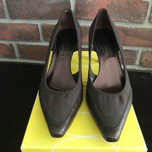 Circa Joan & David Donella stretch pumps